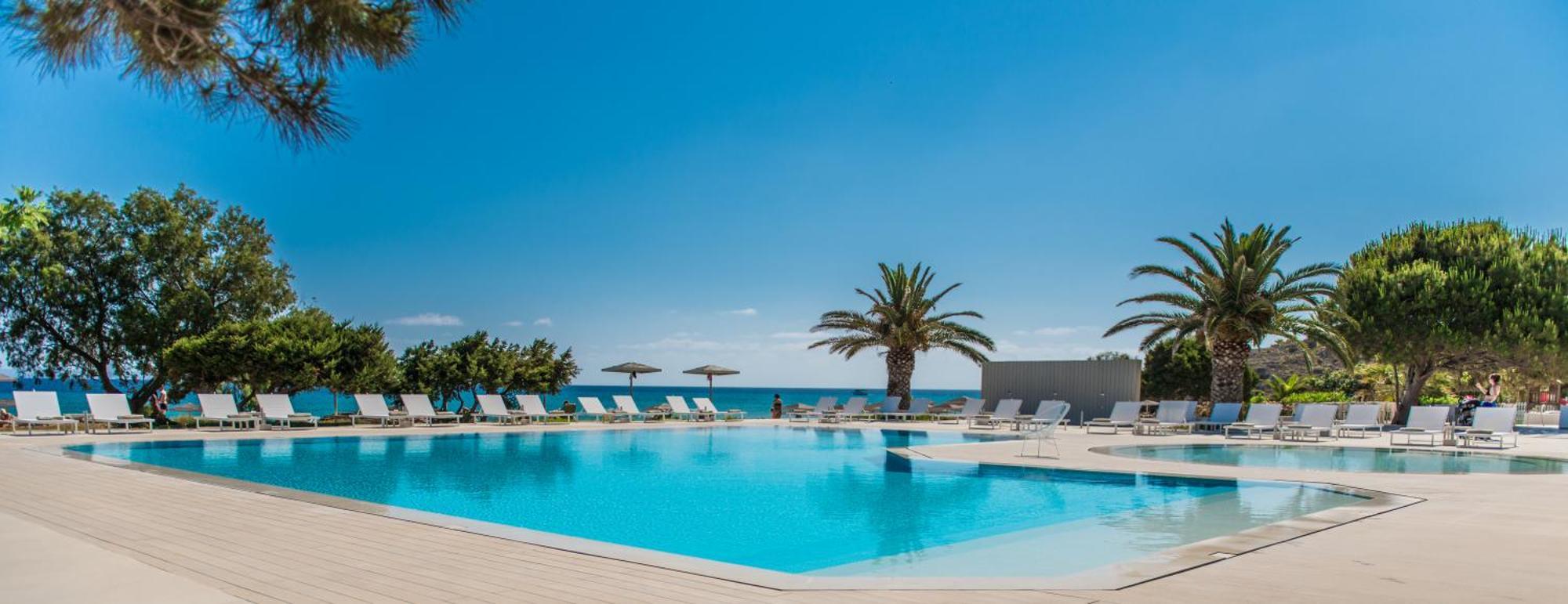 The Bay Hotel & Suites Vasilikí Esterno foto