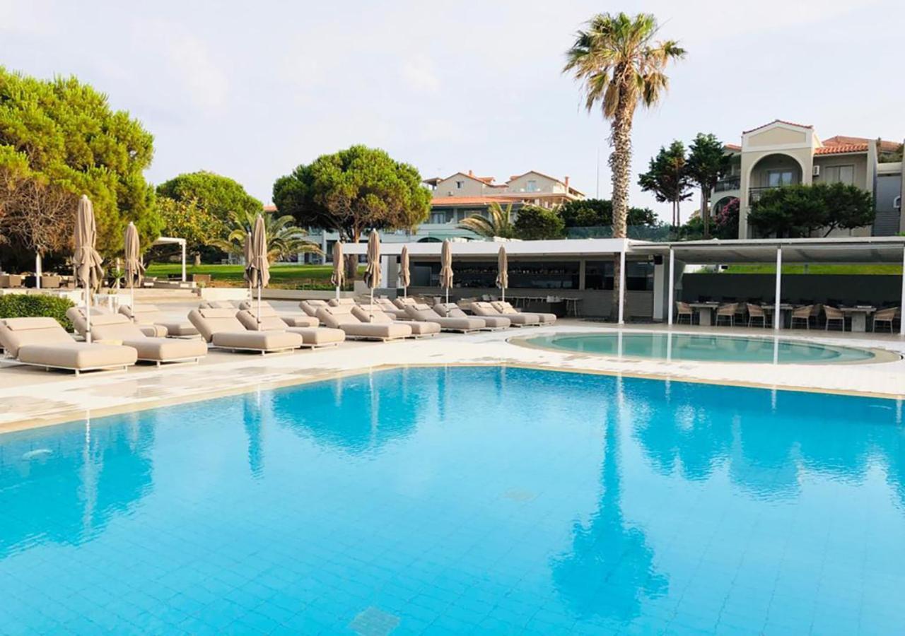 The Bay Hotel & Suites Vasilikí Esterno foto