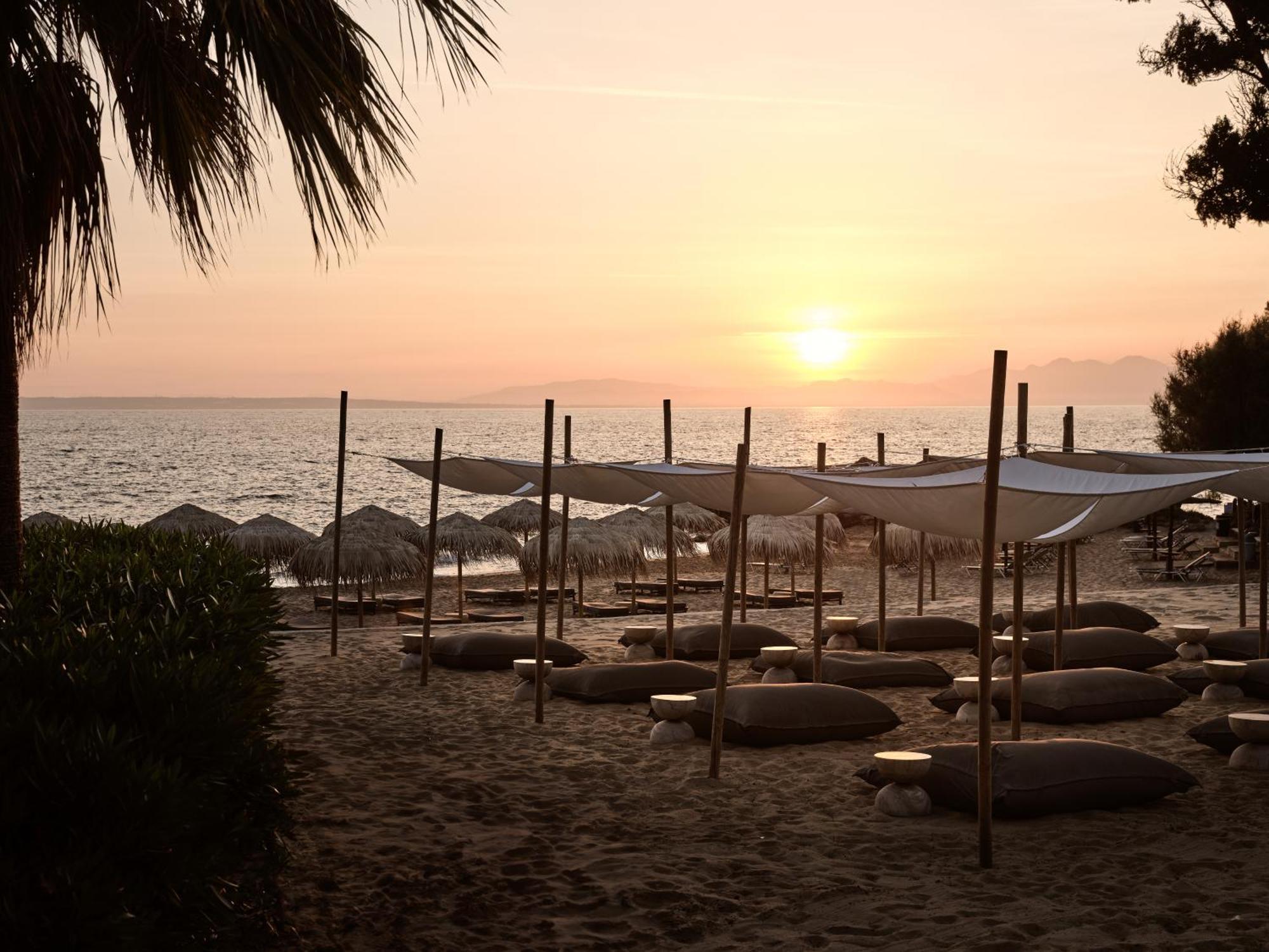The Bay Hotel & Suites Vasilikí Esterno foto